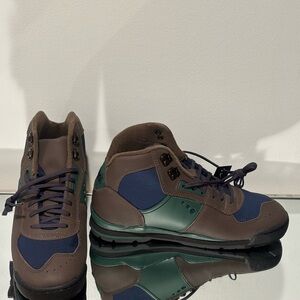 NWT Nike BLTRO SP
BAROQUE BROWN/MIDNIGHT GREEN
BRUN BAROQUE/VERT NUIT sneakers